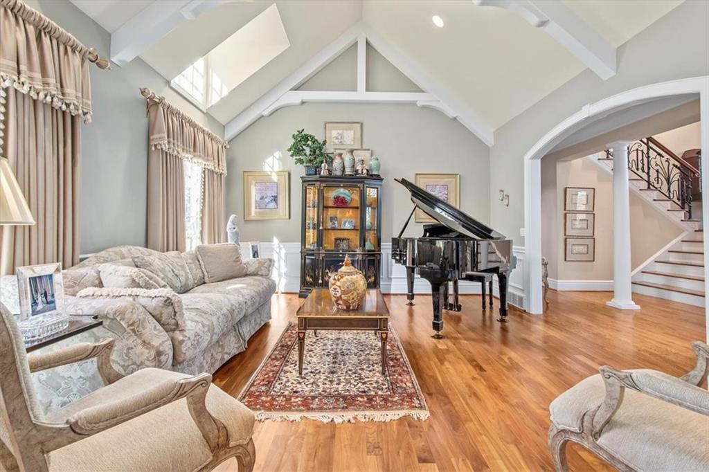 9 Meadowood Drive Fox Chapel, PA 15215 - Photo 4 of 25