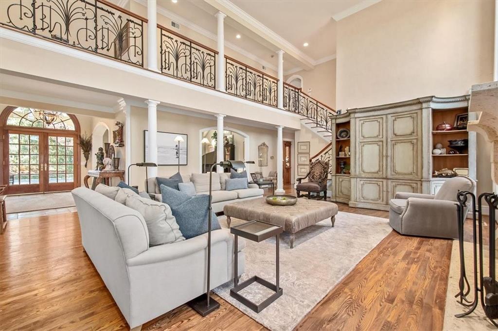 9 Meadowood Drive Fox Chapel, PA 15215 - Photo 5 of 25