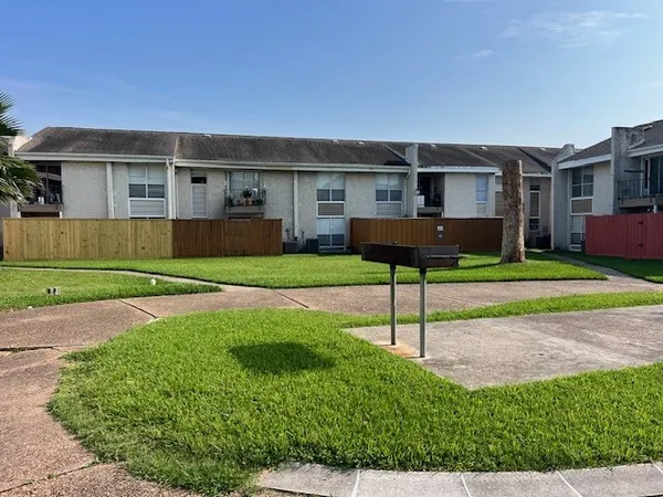 $1,350 | 1950 Spenwick Drive, Unit 340, Houston, TX 77055