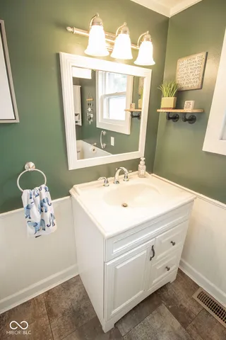 $1,800 | 113 East Indiana Avenue, Pendleton, IN 46064