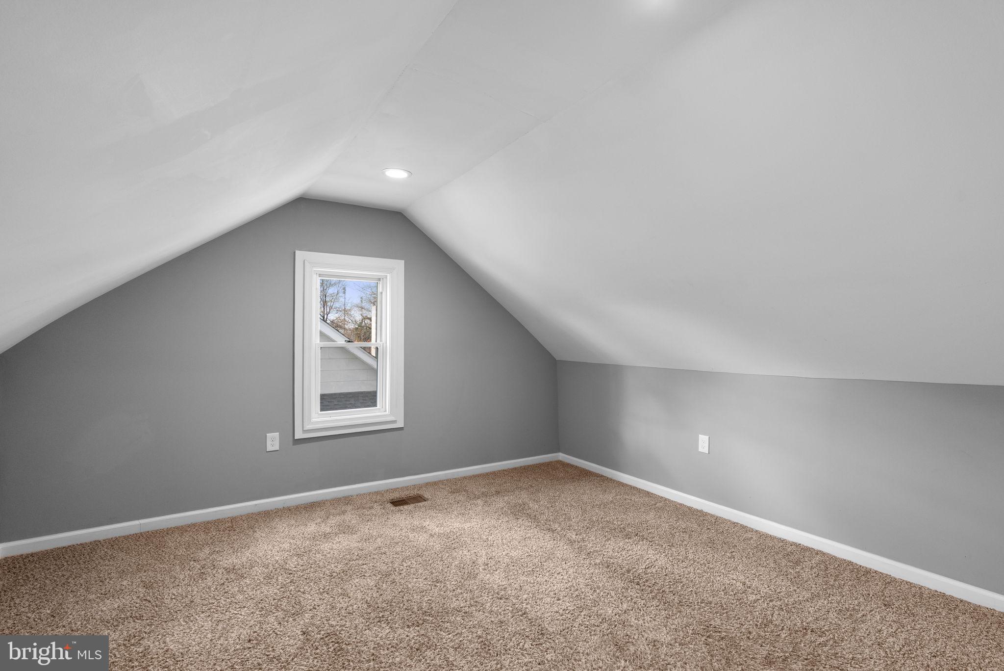 4308 Mainfield Avenue Baltimore, MD 21214 - Photo 27 of 41 an empty room with a window