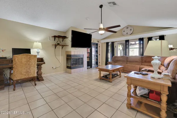 $277,500 | 8457 Sugartree Drive, Jacksonville, FL 32244