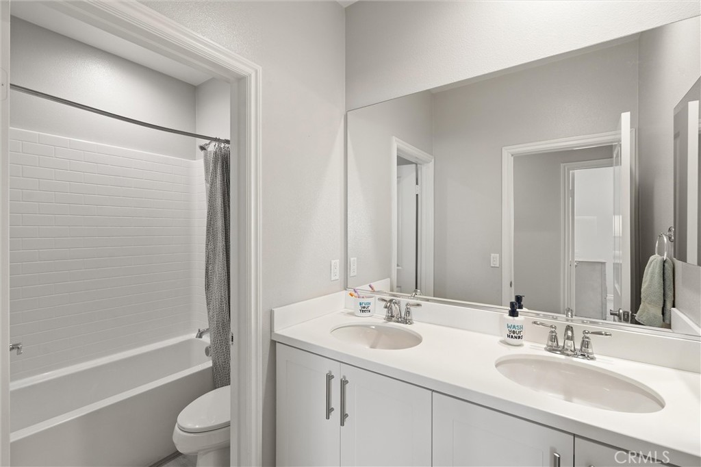 250 West Ridgewood Street Long Beach, CA 90805 - Photo 30 of 44