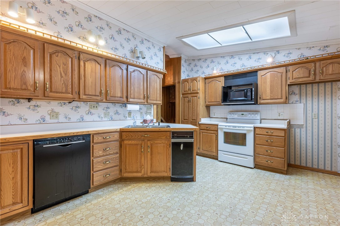 9565 Mintwood Road Dayton, OH 45458 - Photo 9 of 39 Gallery Image 9