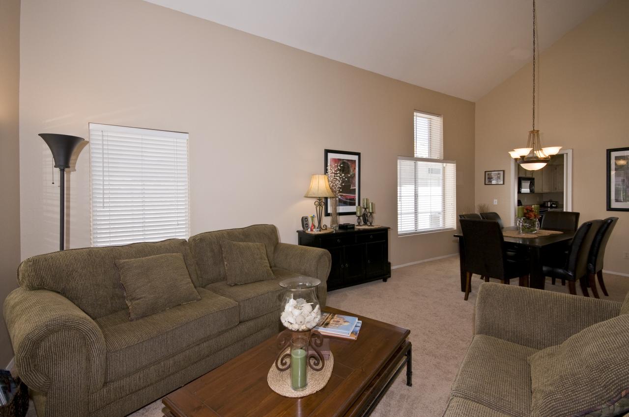 146 West El Freda Road Tempe, AZ 85284 - Photo 2 of 19 Formal living/dining