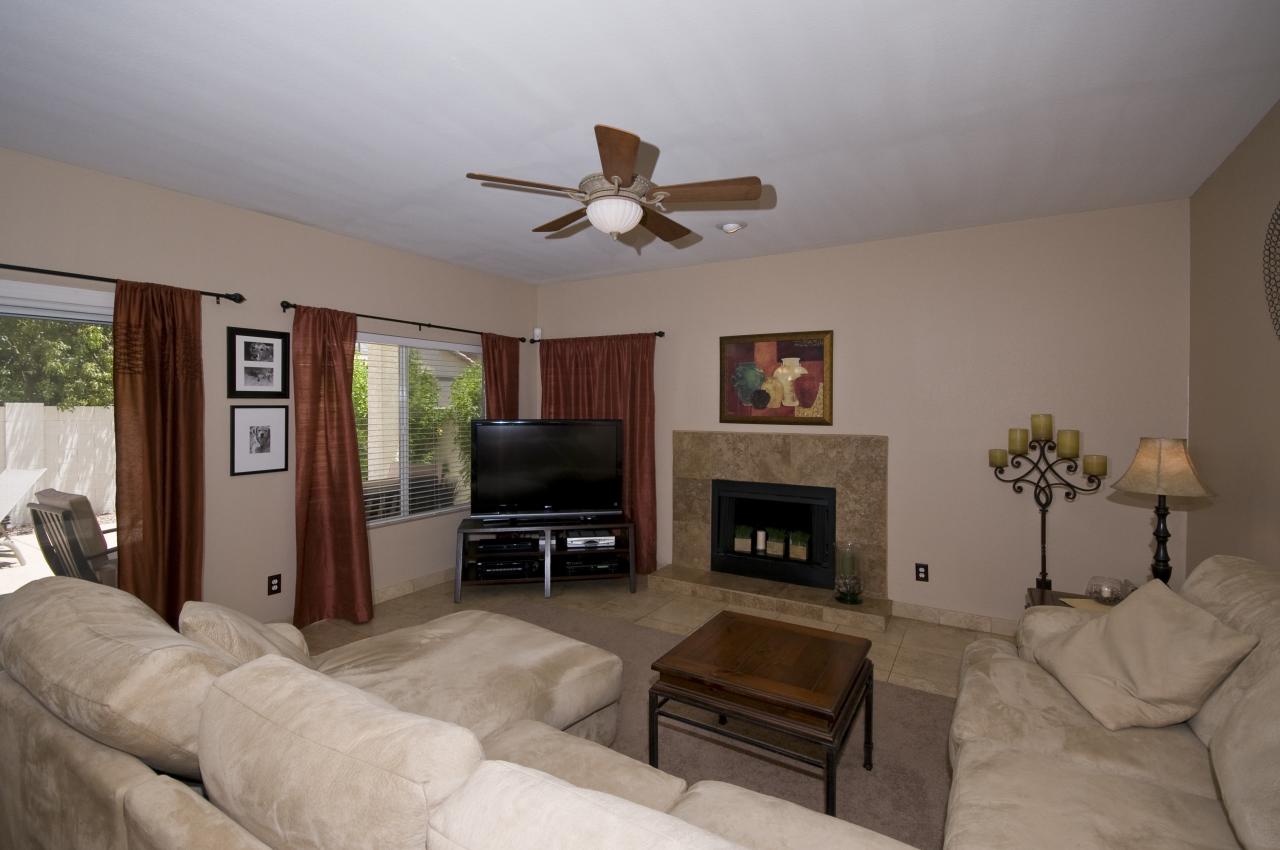 146 West El Freda Road Tempe, AZ 85284 - Photo 7 of 19 Family room with fireplace