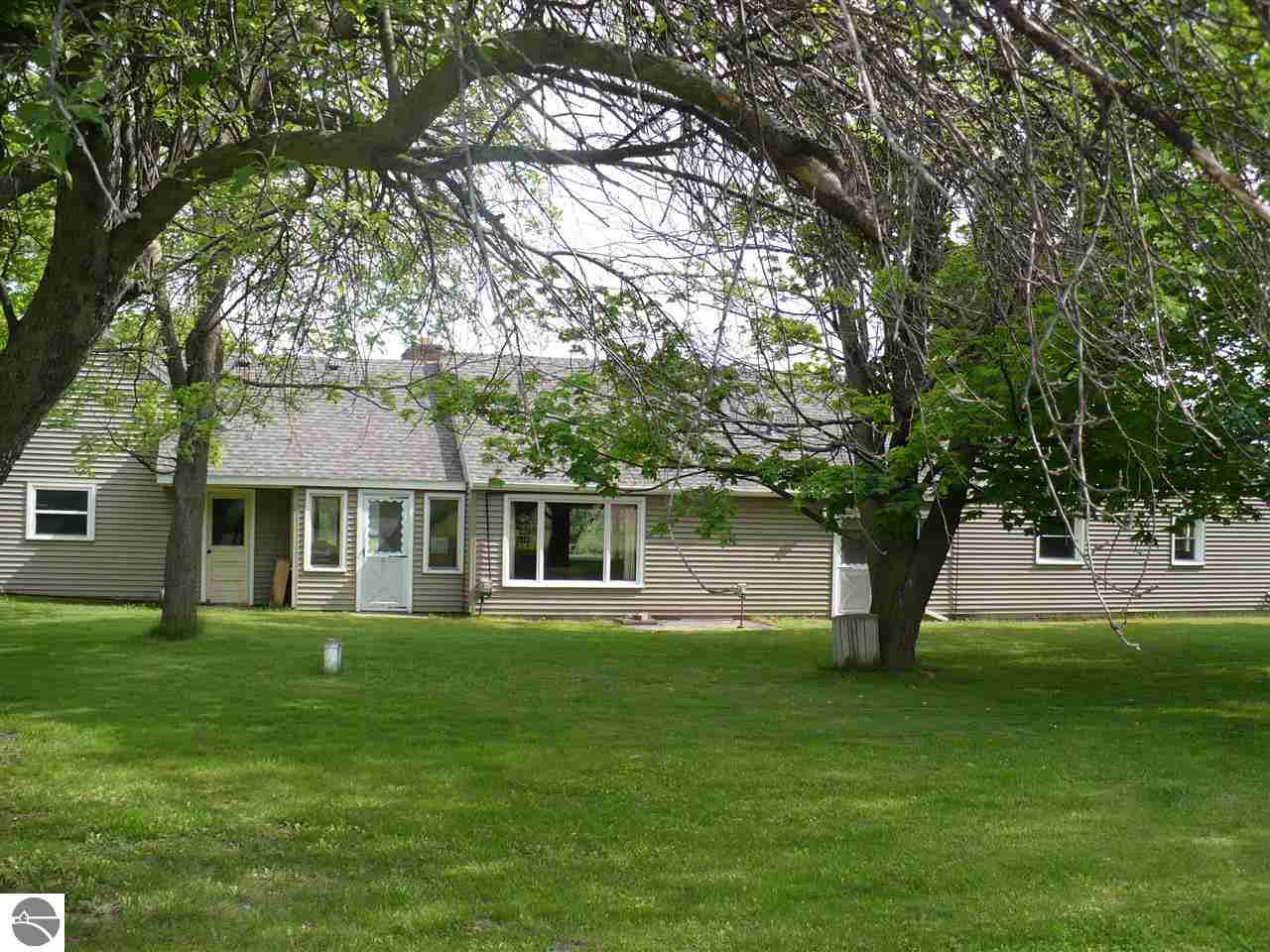 4231 West Remus Road Mount Pleasant, MI 48858 - Photo 39 of 41 1785323-38.JPG