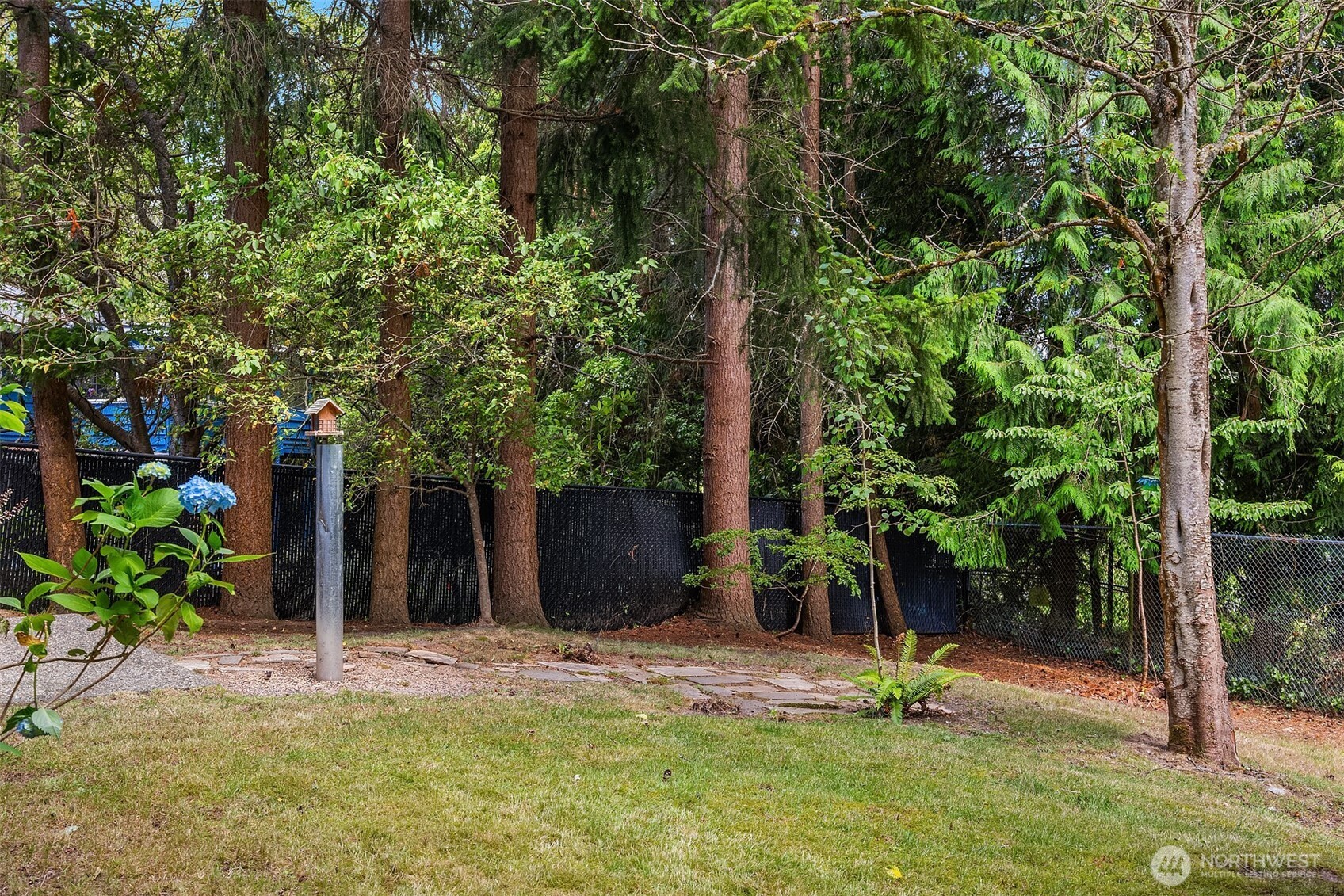 7805 186th Street Southwest Edmonds, WA 98026 - Photo 26 of 30 Gallery Image 26