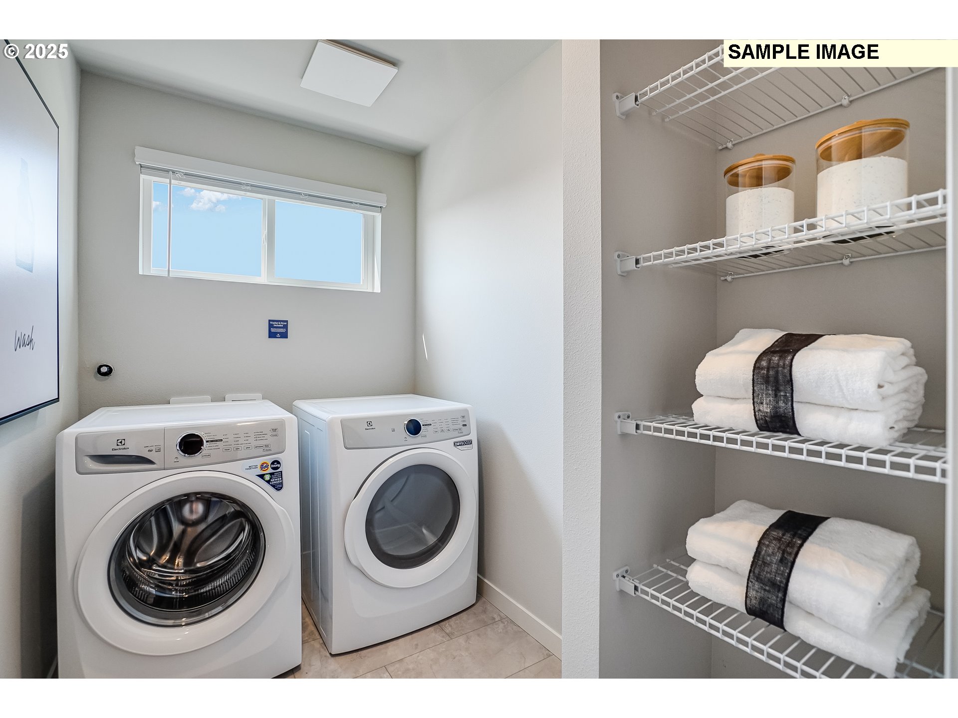 16656 Southwest Darling Lane, Unit HS21 Tigard, OR 97224 - Photo 20 of 31 a utility room with dryer and washer