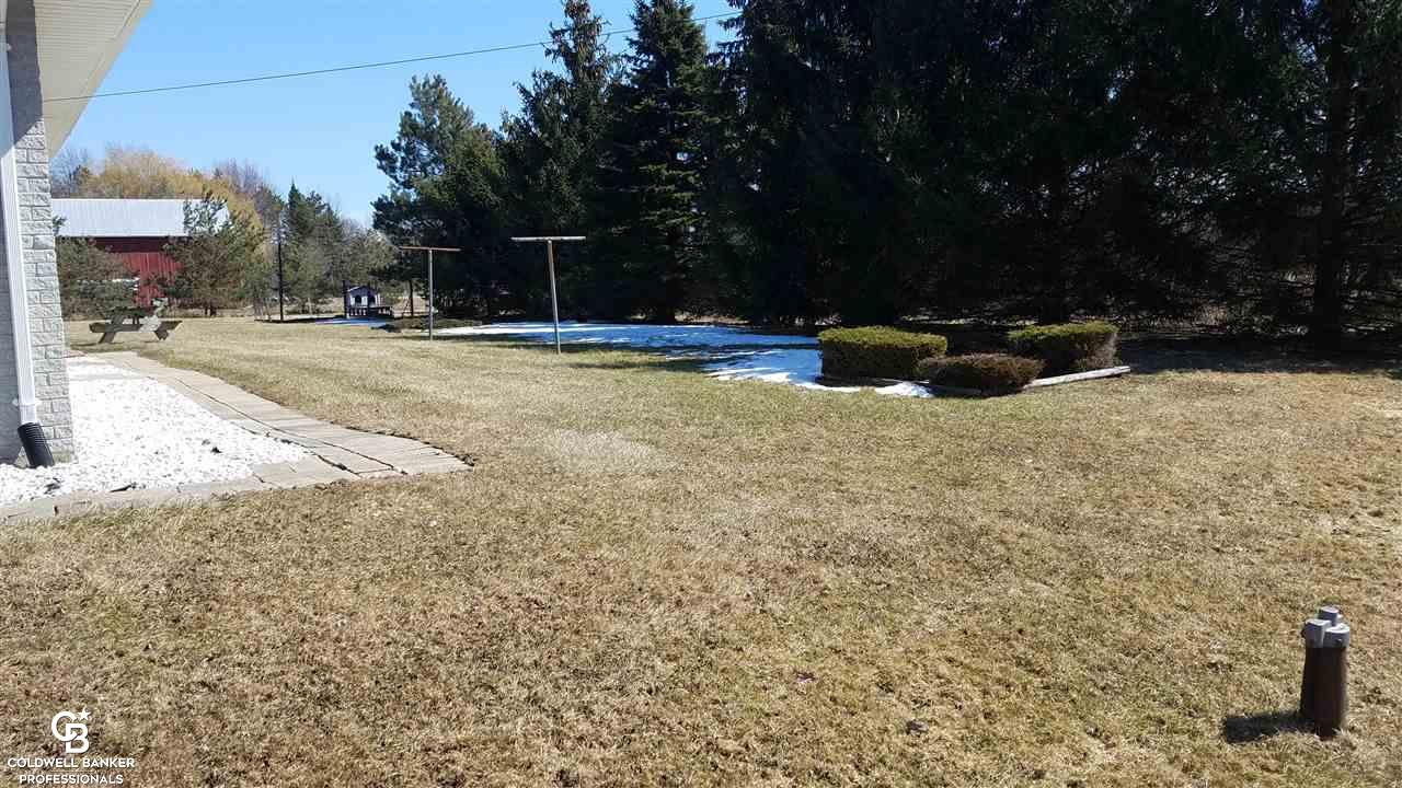 8969 Division Road Casco, MI 48064 - Photo 15 of 19