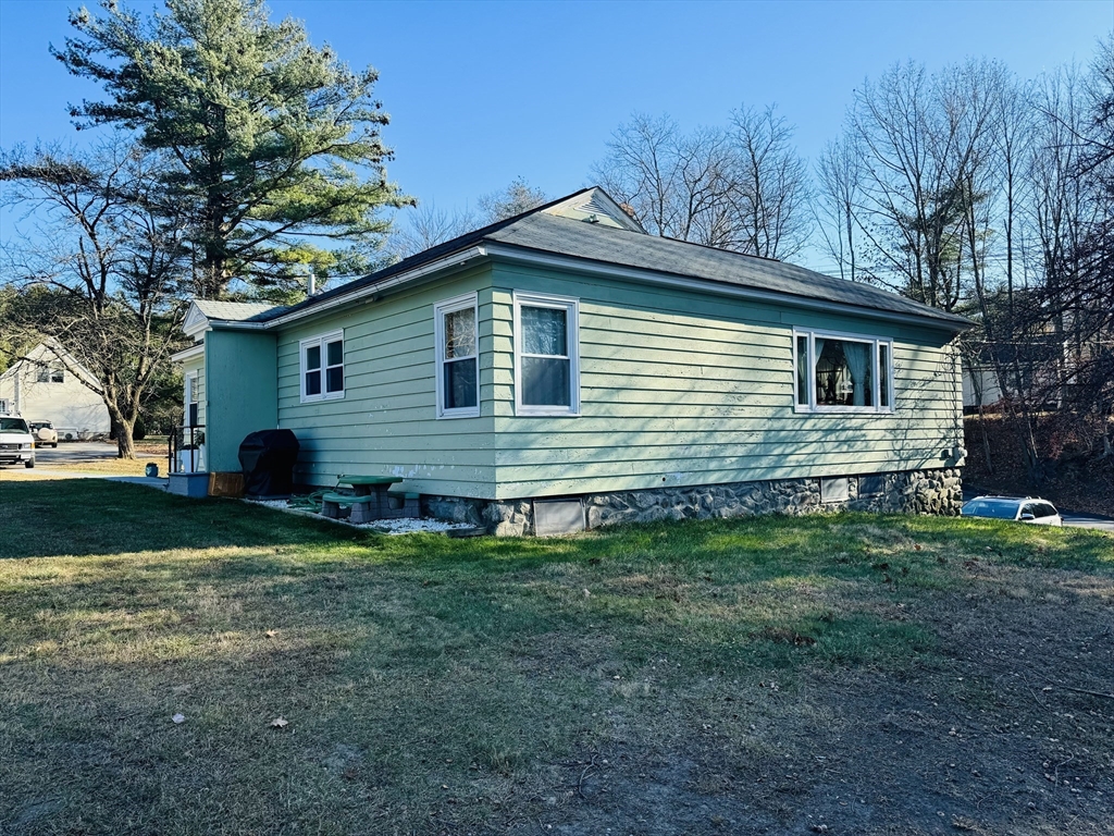 31 Bolton Road Clinton, MA 01510 - Photo 3 of 40