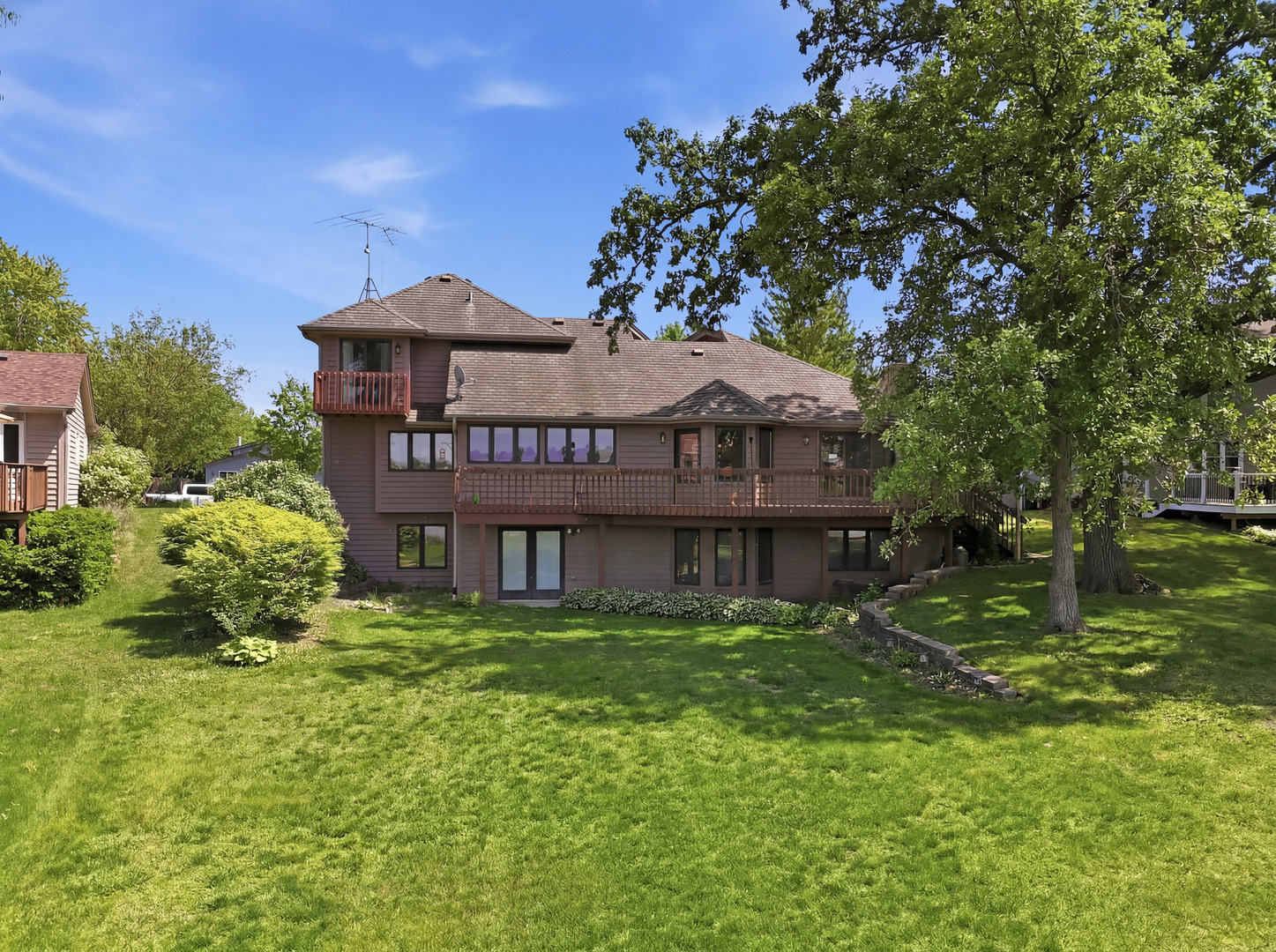 534 Whispering Pines Road Lindenhurst, IL 60046 - Photo 5 of 50