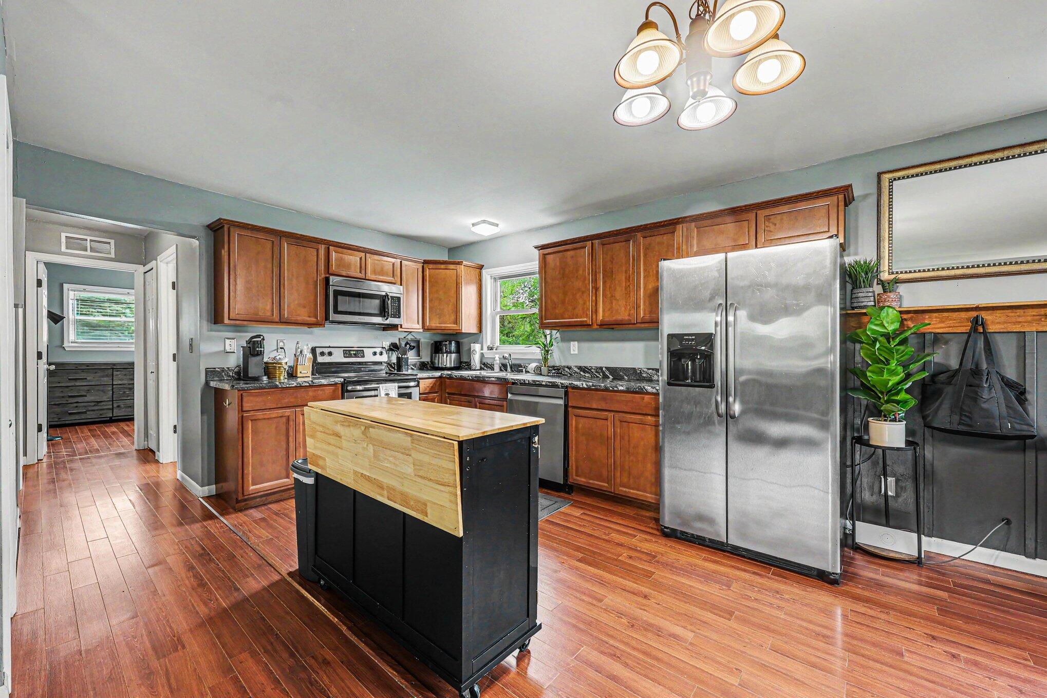 10085 Plank Road Maybee, MI 48159 - Photo 12 of 29 012_file_6914