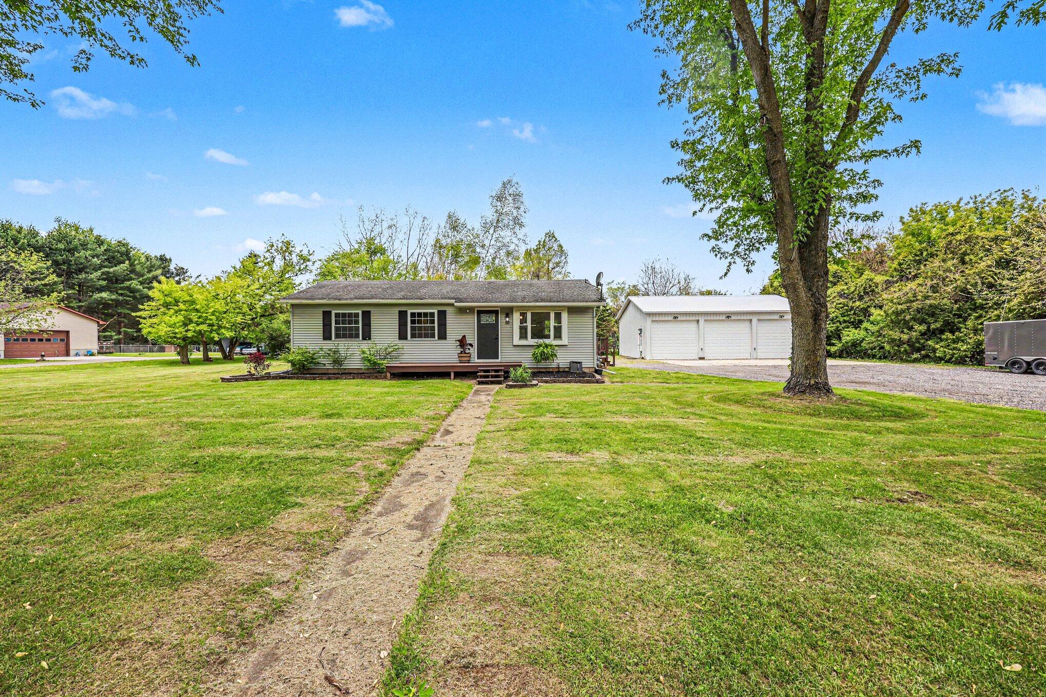 10085 Plank Road Maybee, MI 48159 - Photo 2 of 29 002_file_2150