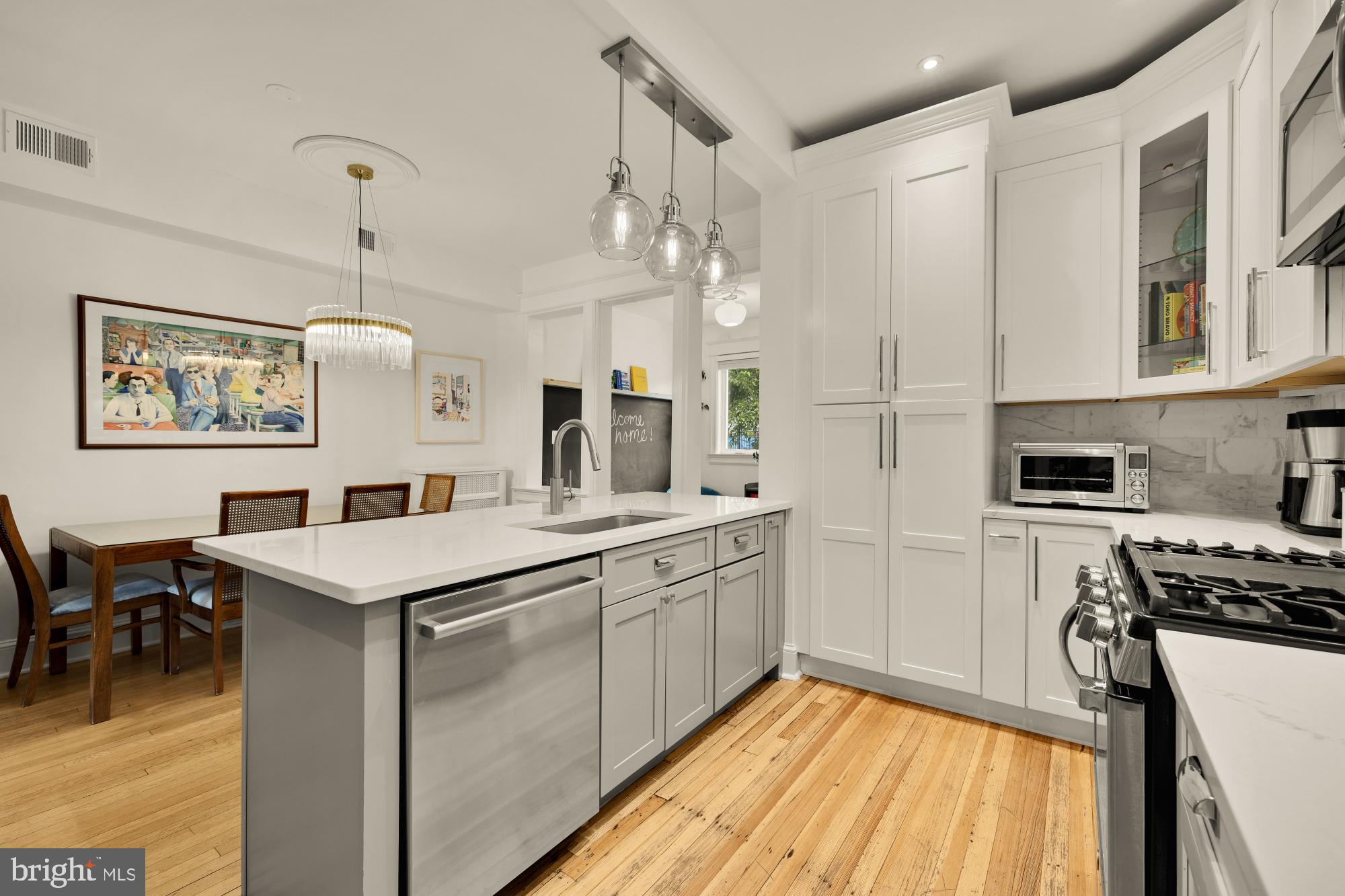 618 Farragut Street Northwest Washington, DC 20011 - Photo 11 of 47