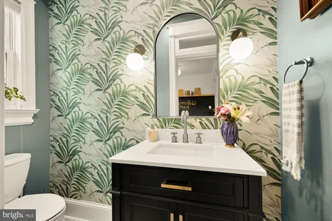 $865,000 | 618 Farragut Street Northwest, Washington, DC 20011