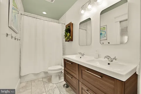 $865,000 | 618 Farragut Street Northwest, Washington, DC 20011