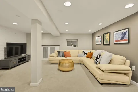 $865,000 | 618 Farragut Street Northwest, Washington, DC 20011