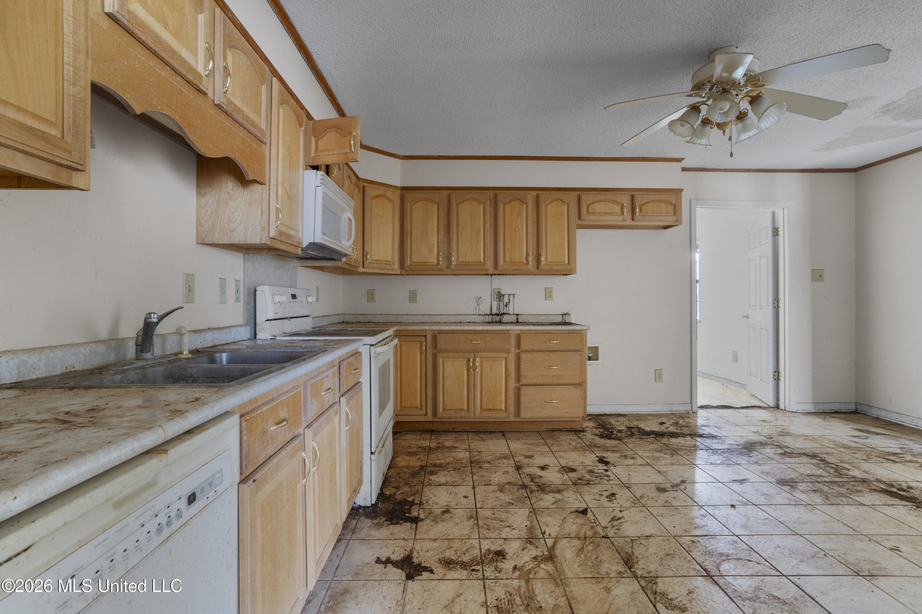 4524 Old Fort Bayou Road Ocean Springs, MS 39564 - Photo 10 of 24 0008