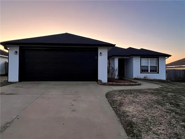 $1,600 | 6604 Southwest Springwood Street, Bentonville, AR 72713