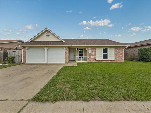 $289,000 | 6412 Storm Drive, Watauga, TX 76148