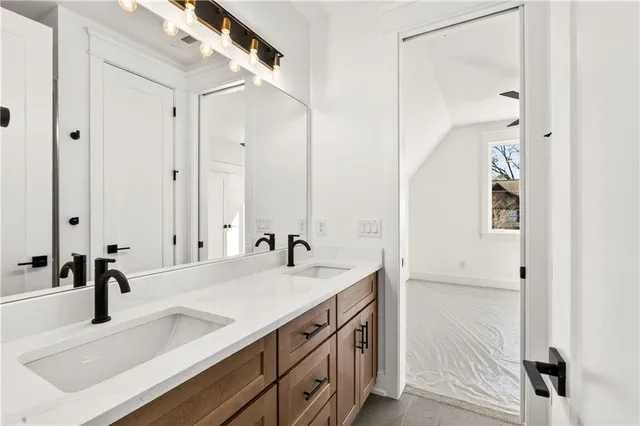 a view of a livingroom with an empty space