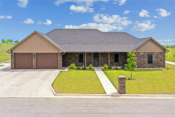 $550,000 | 820 Fleitman Drive, Muenster, TX 76252