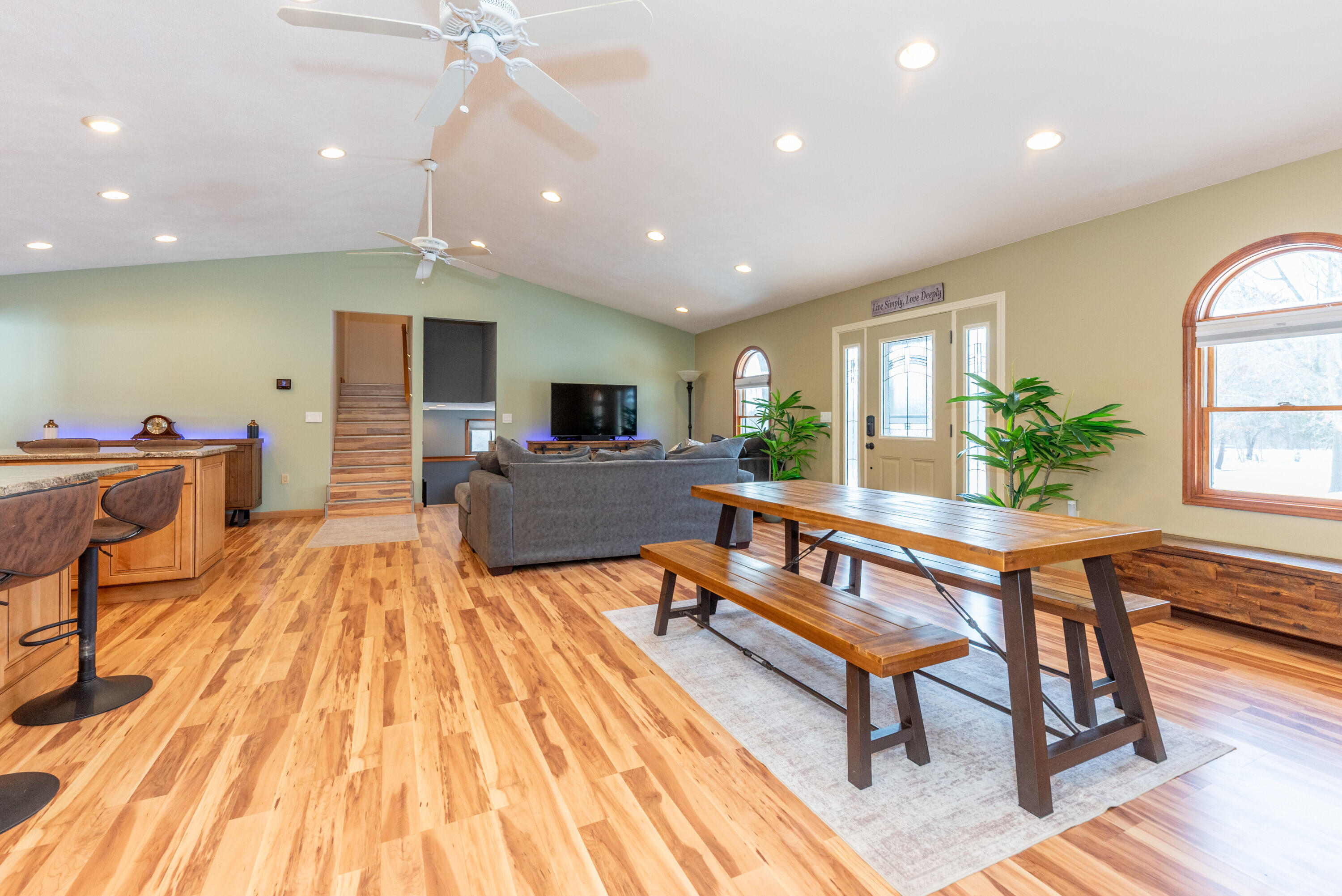 8655 Joeys Drive Pinckney, MI 48169 - Photo 10 of 66 10 Front room 6