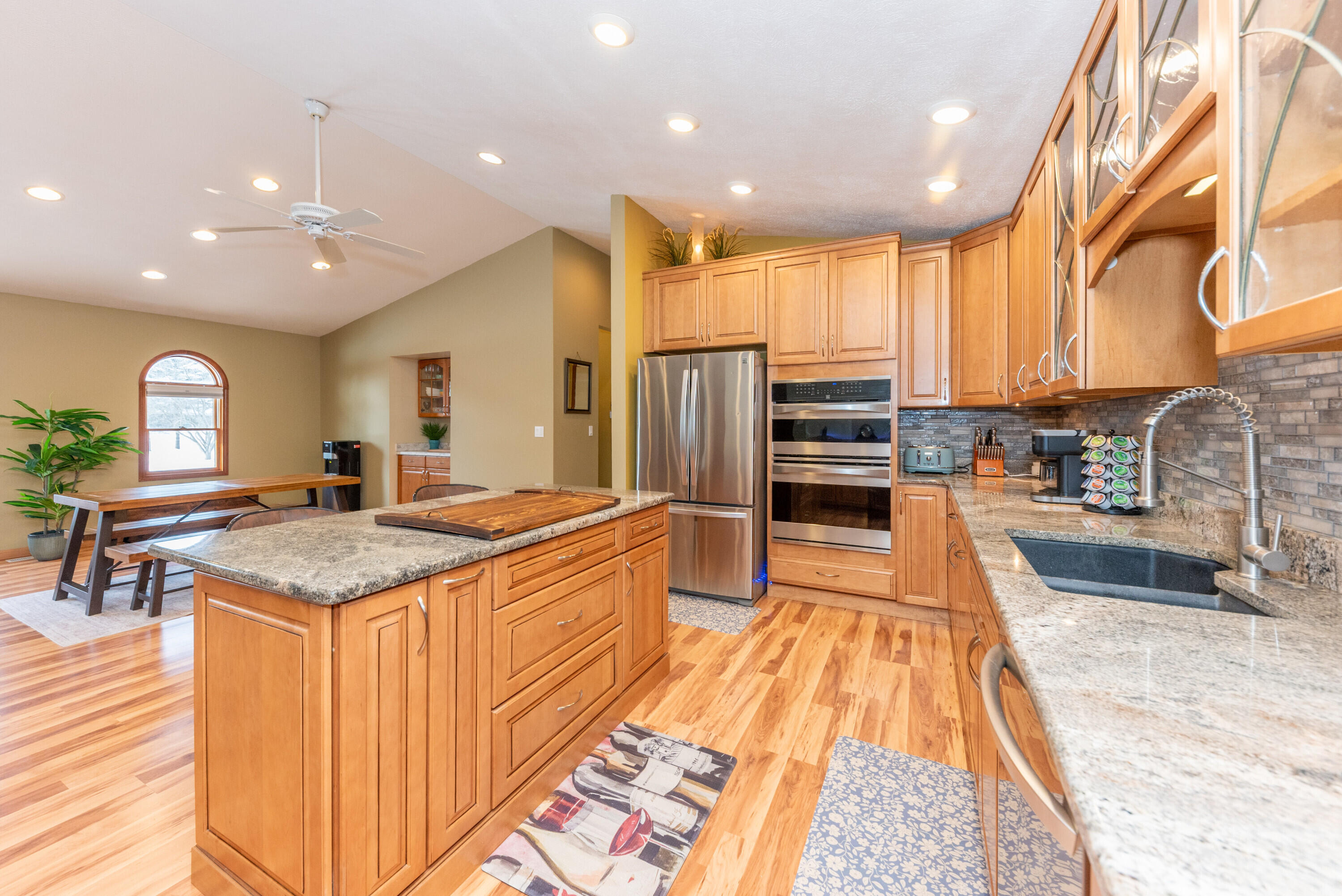 8655 Joeys Drive Pinckney, MI 48169 - Photo 15 of 66 15 Kitchen 6