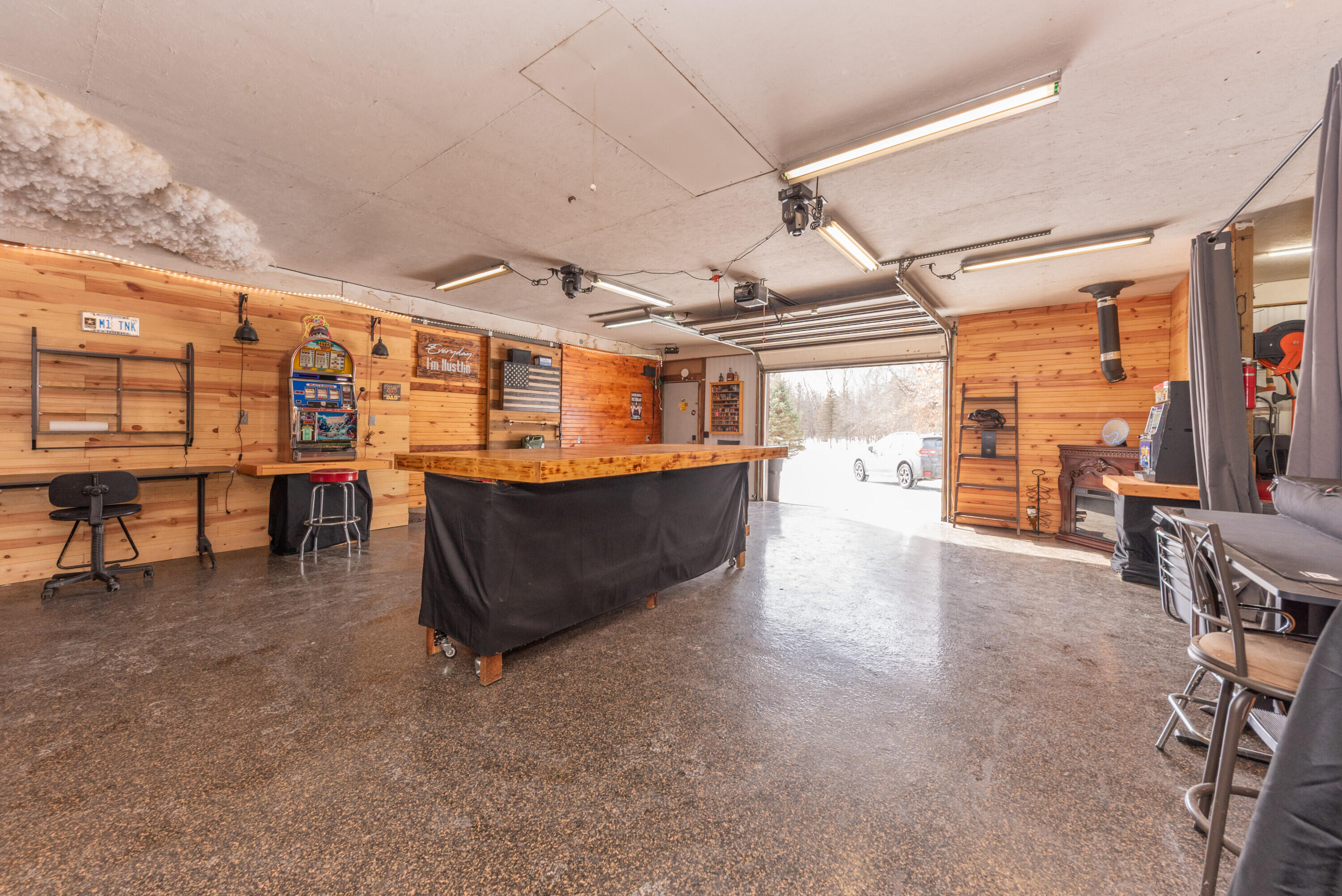 8655 Joeys Drive Pinckney, MI 48169 - Photo 43 of 66 41 Barn party room 3