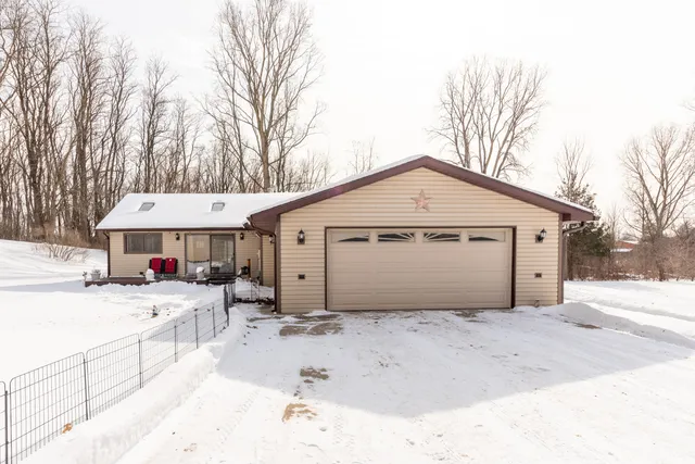 $659,000 | 8655 Joeys Drive, Pinckney, MI 48169