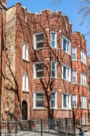 $1,650 | 7734 South Essex Avenue, Unit 2, Chicago, IL 60649