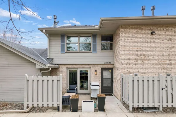 $275,000 | 18721 Clear View Court, Minnetonka, MN 55345