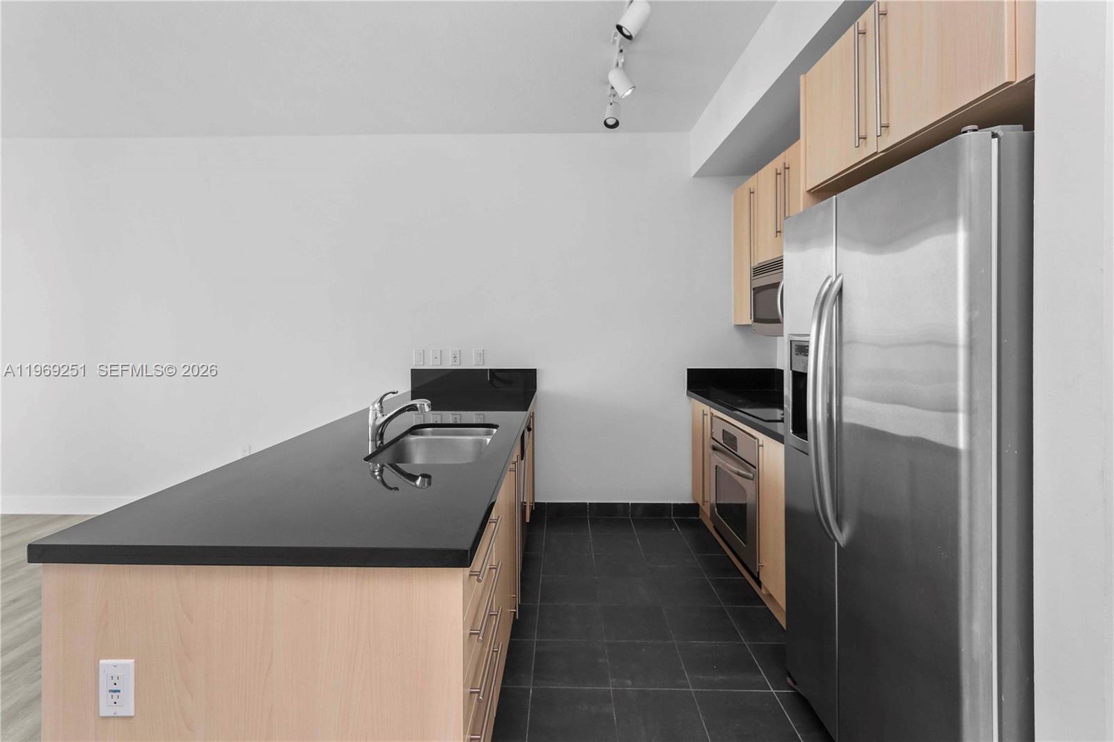 79 Southwest 12th Street, Unit 3002S Miami, FL 33130 - Photo 15 of 22