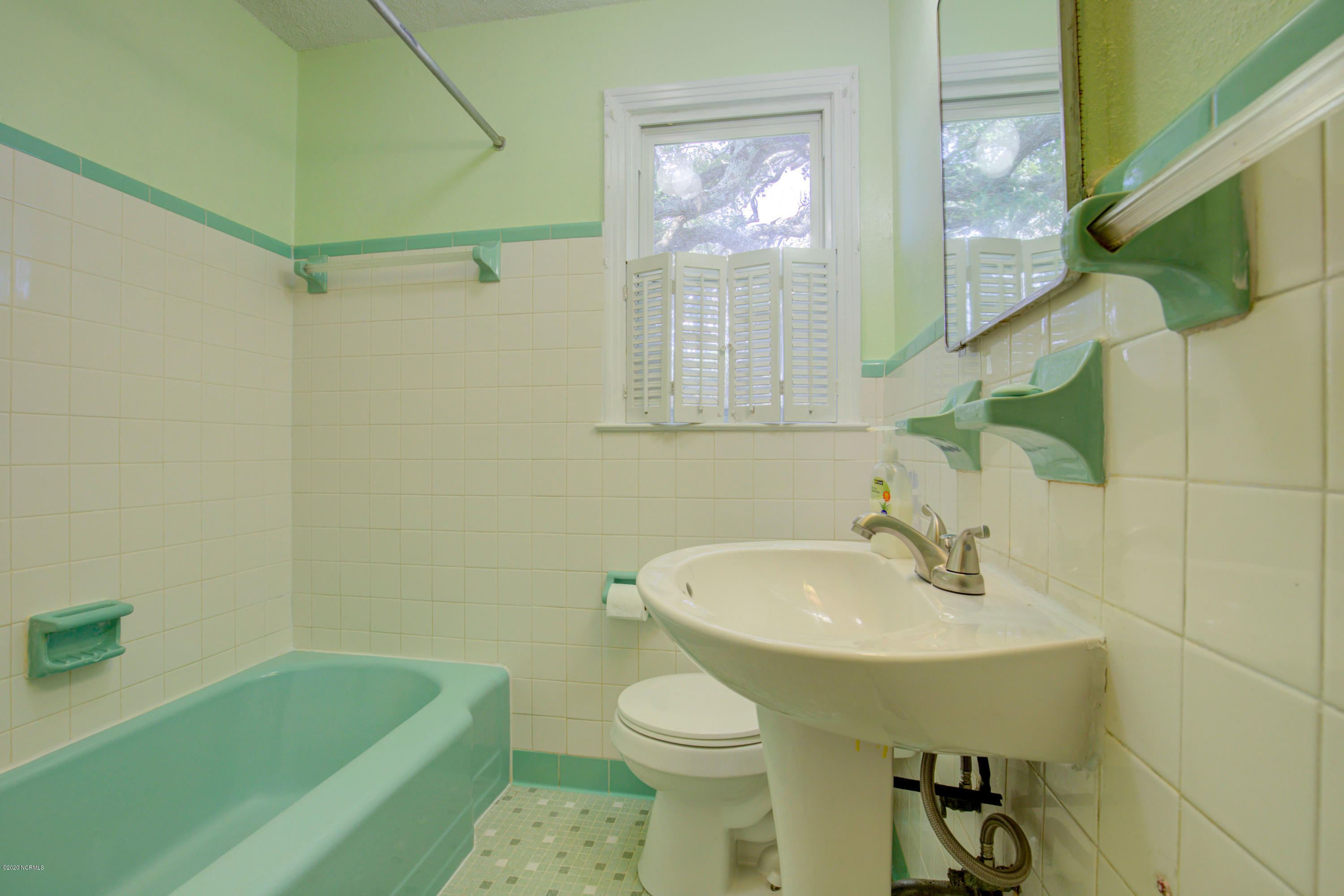 137 Swan Point Road Sneads Ferry, NC 28460 - Photo 18 of 23 137 Swan Point- Interiors_17