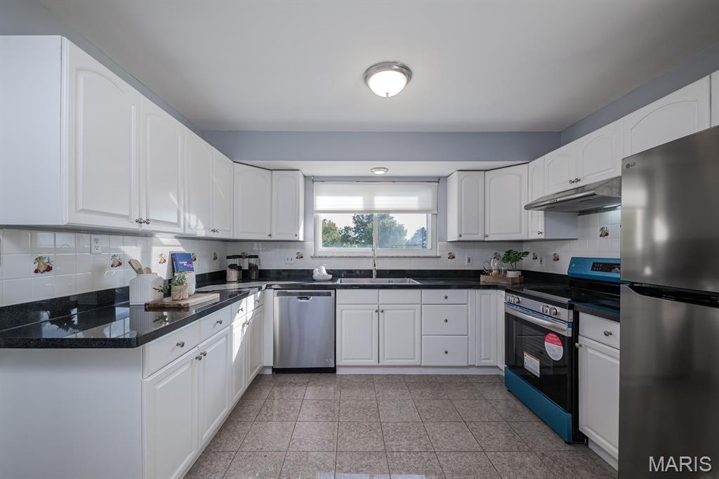 15324 Appalachian Trail Chesterfield, MO 63017 - Photo 16 of 50