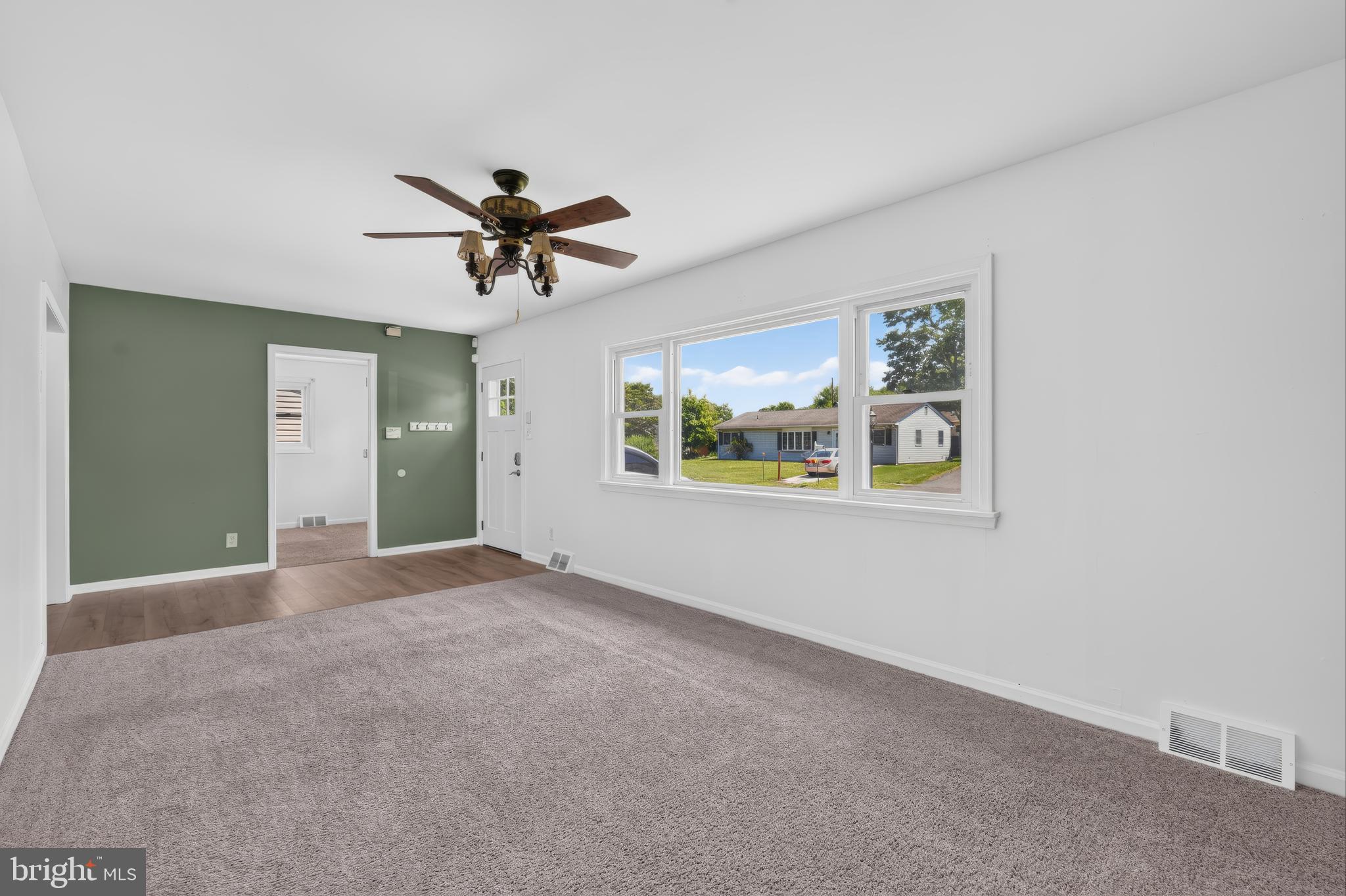 22 Kent Road Elkton, MD 21921 - Photo 3 of 30 Living Room
