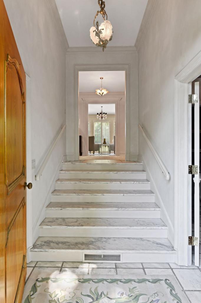 3340 Hill Lane Deephaven, MN 55391 - Photo 13 of 100