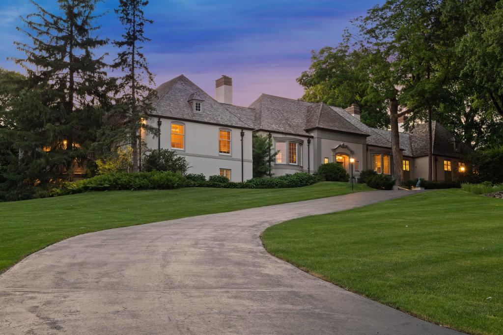 3340 Hill Lane Deephaven, MN 55391 - Photo 4 of 100