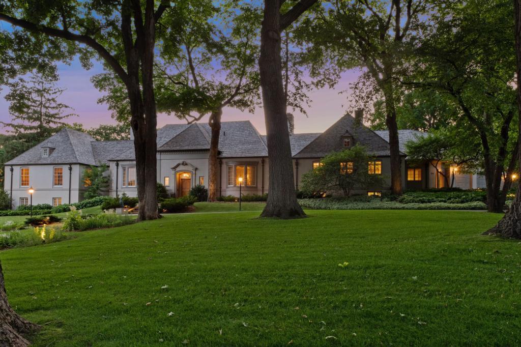 3340 Hill Lane Deephaven, MN 55391 - Photo 7 of 100