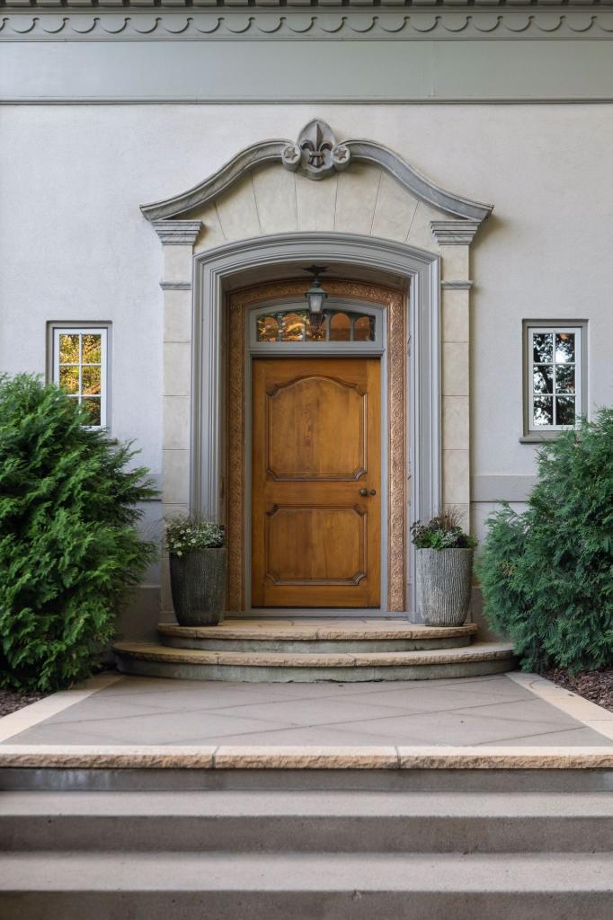 3340 Hill Lane Deephaven, MN 55391 - Photo 9 of 100