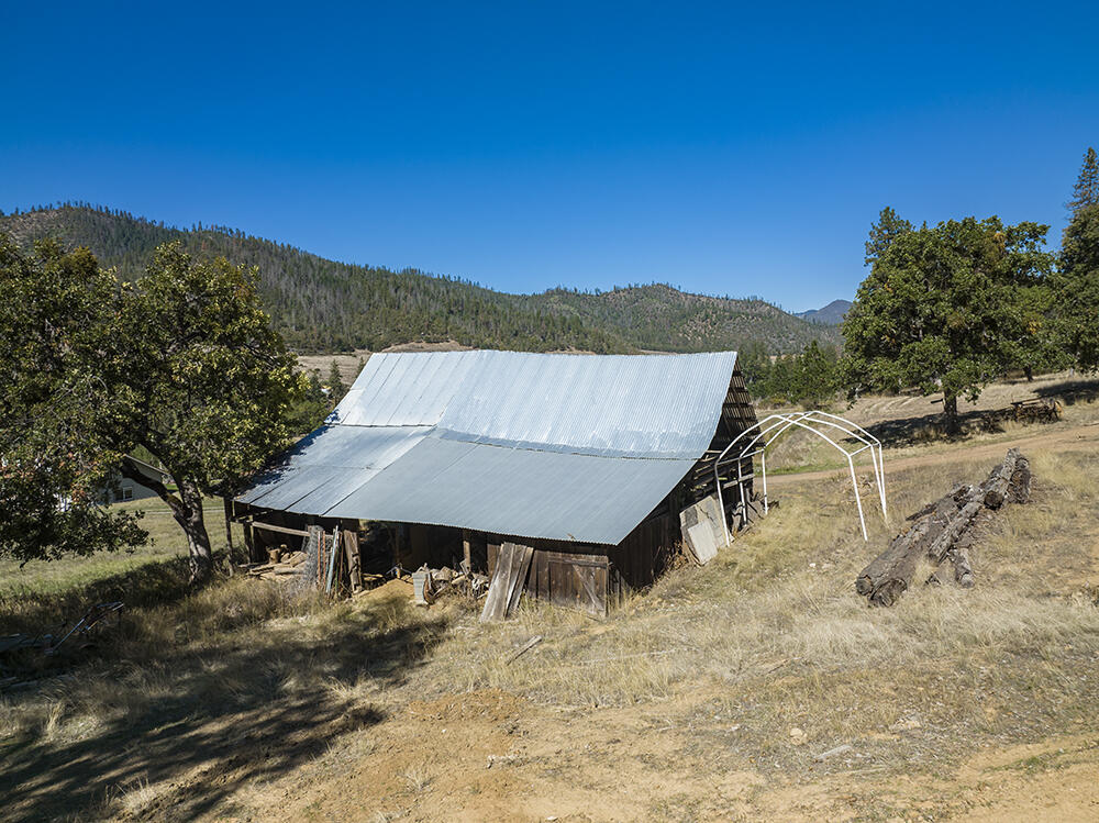 165 Hogan Road Jacksonville, OR 97530 - Photo 28 of 56 27