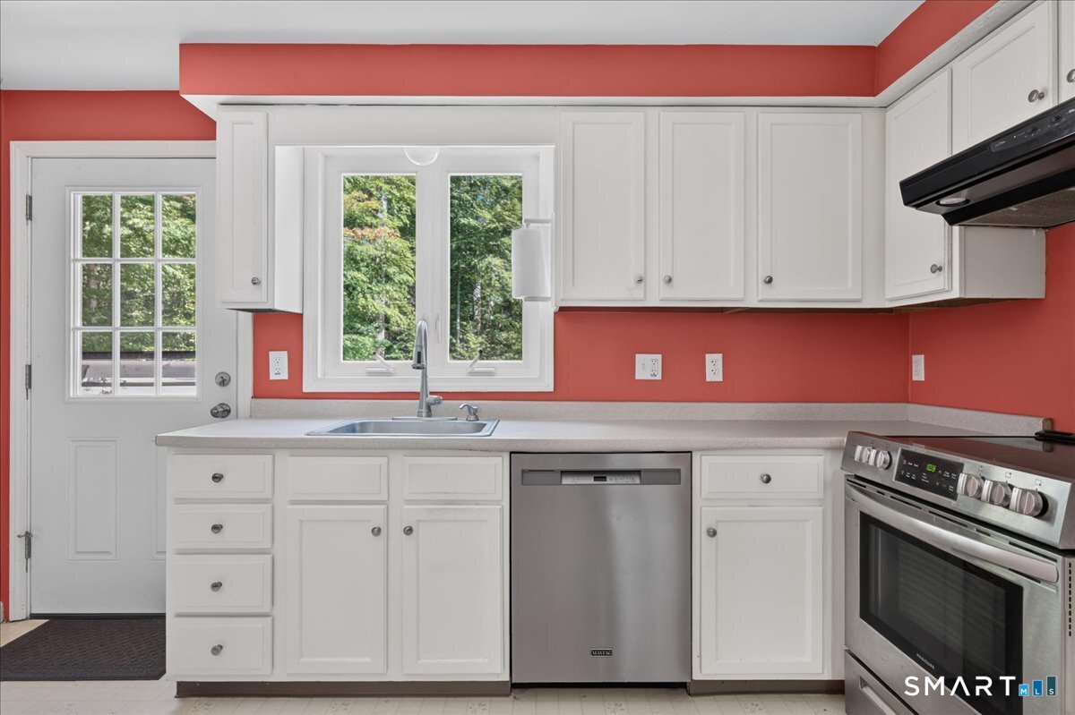 82 Depot Hill Road East Hampton, CT 06414 - Photo 12 of 37 Gallery Image 12