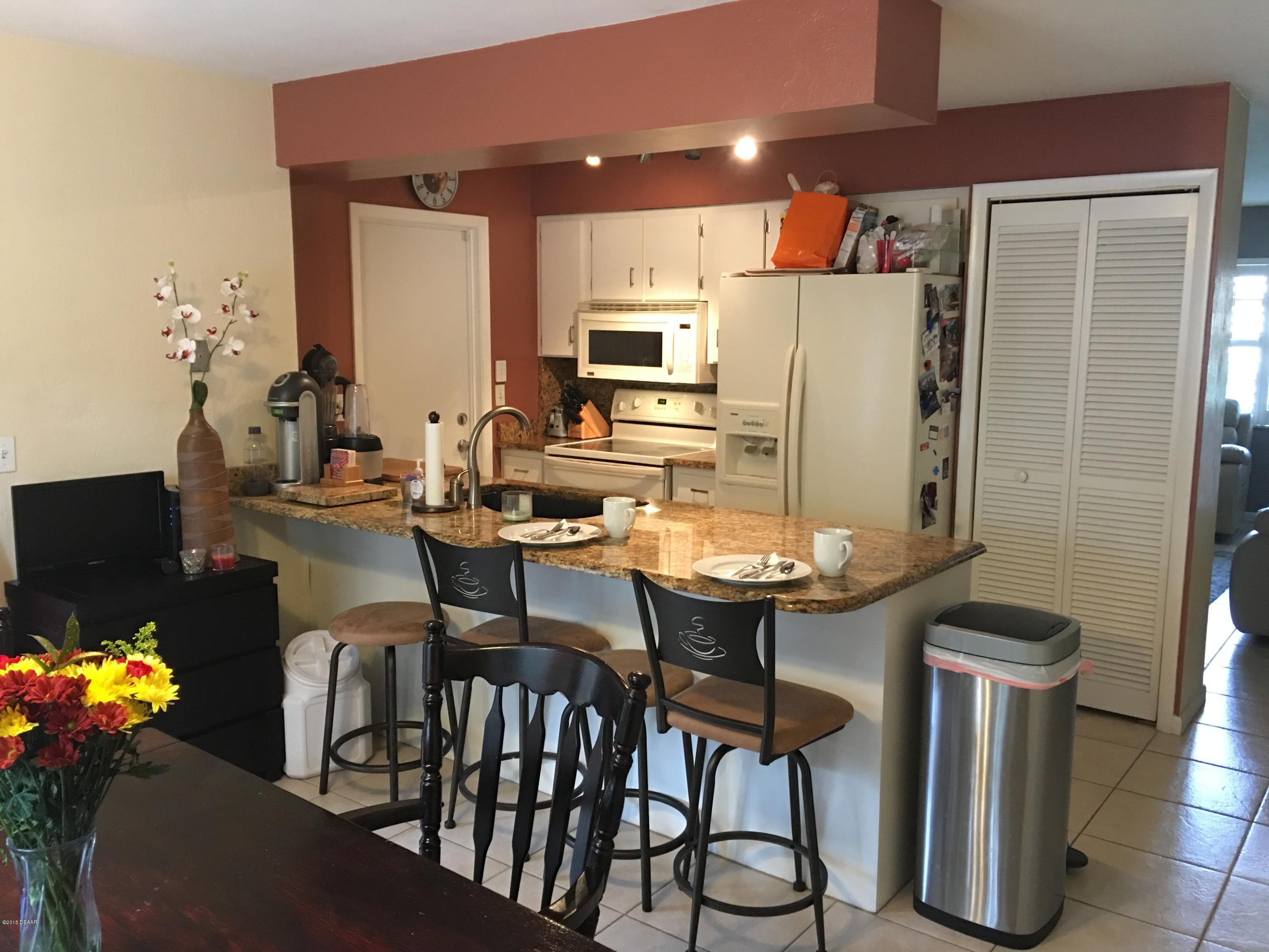 787 Bennett Road South Daytona, FL 32119 - Photo 2 of 4 Kitchen