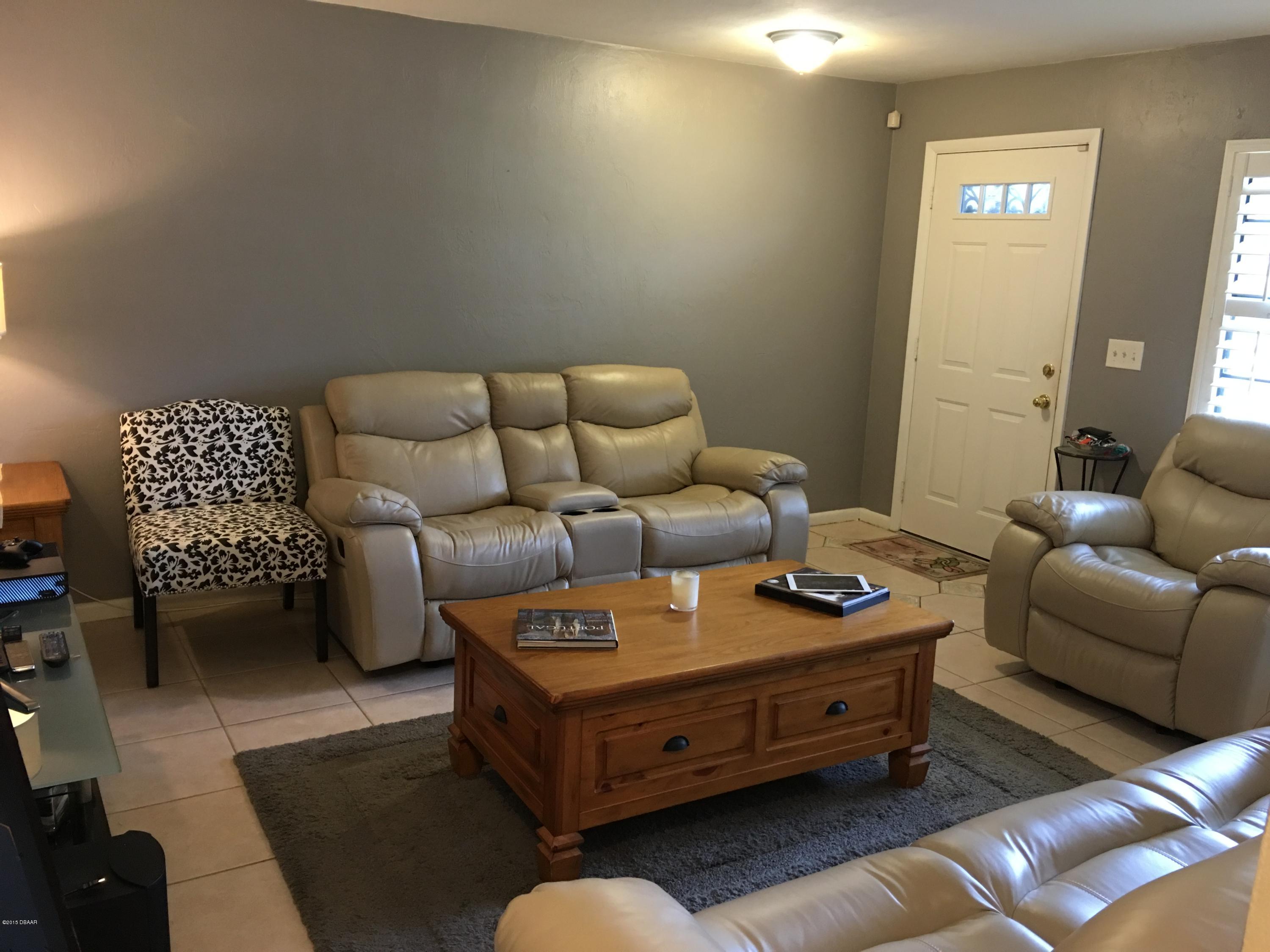 787 Bennett Road South Daytona, FL 32119 - Photo 3 of 4 Living