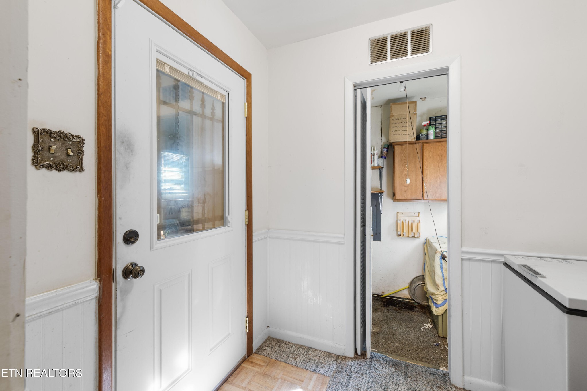 129 Peterson Road Knoxville, TN 37934 - Photo 13 of 24 a en suite bathroom with a toilet sink