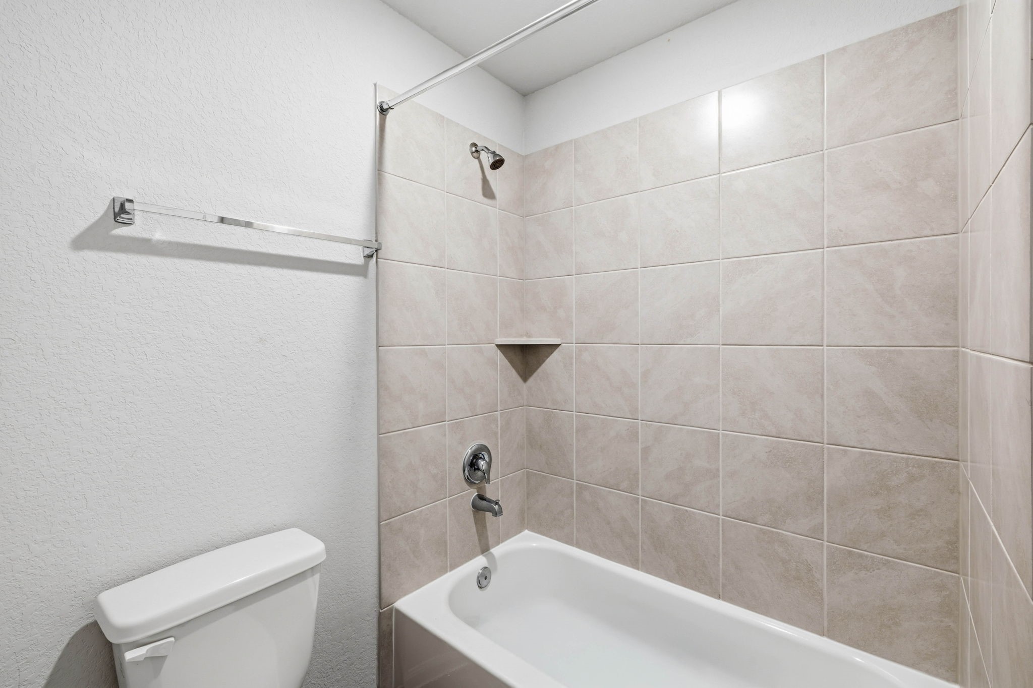 5018 Yello Ginko Trail Spring, TX 77373 - Photo 20 of 24 Featuring a shower/tub combo