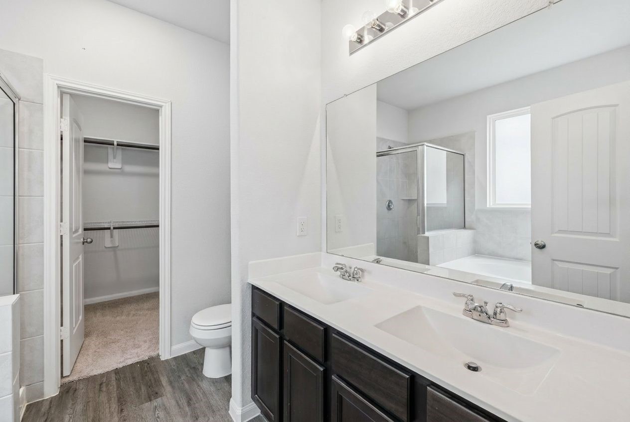 5018 Yello Ginko Trail Spring, TX 77373 - Photo 8 of 24 Primary bath with dual vanities and ample counter space.