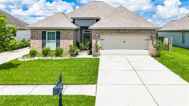 $290,000 | 214 Ashton Oaks Lane, Luling, LA 70070