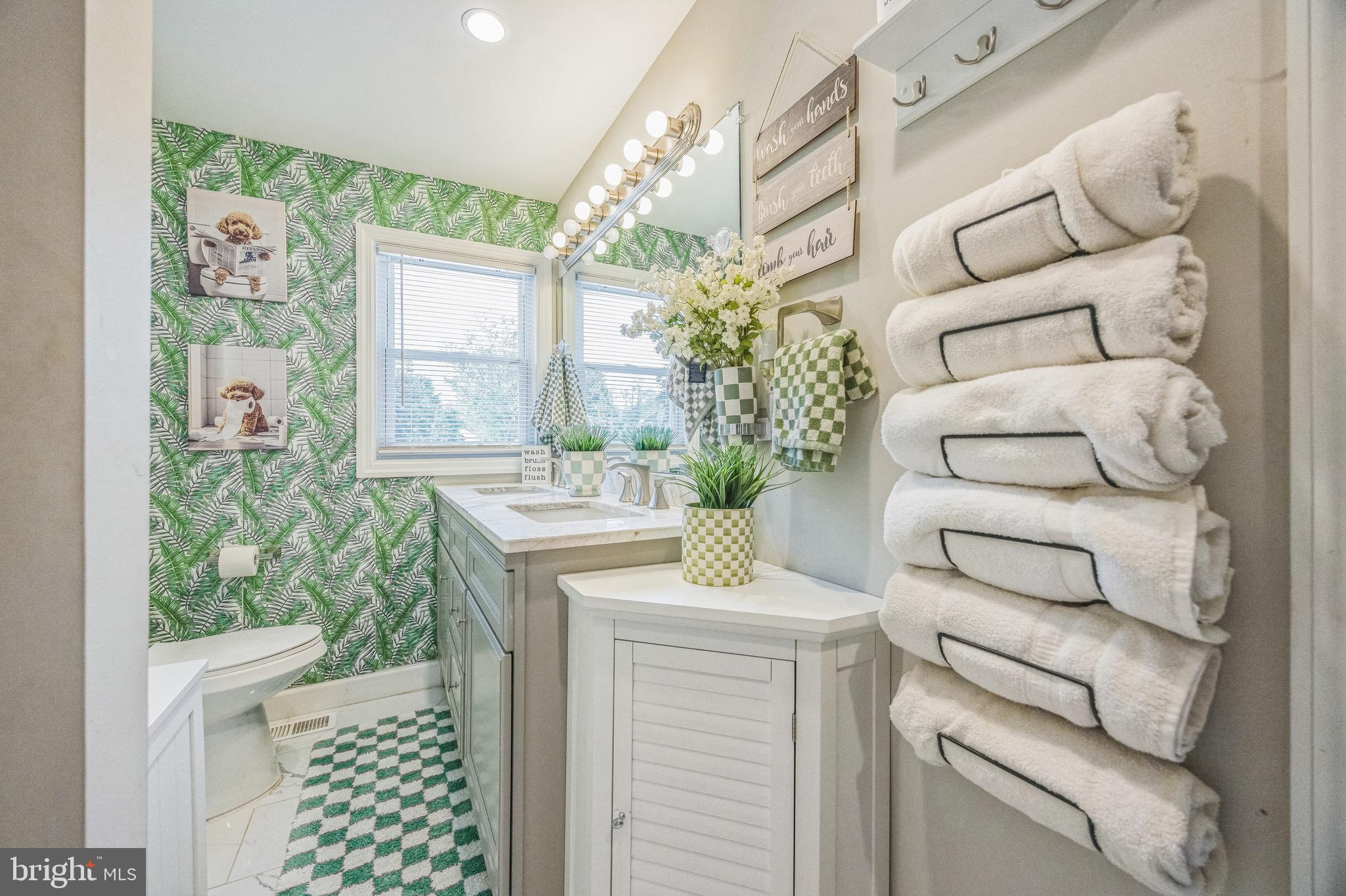 333 Farmdale Road Moorestown, NJ 08057 - Photo 19 of 45 a bathroom with a sink and a mirror
